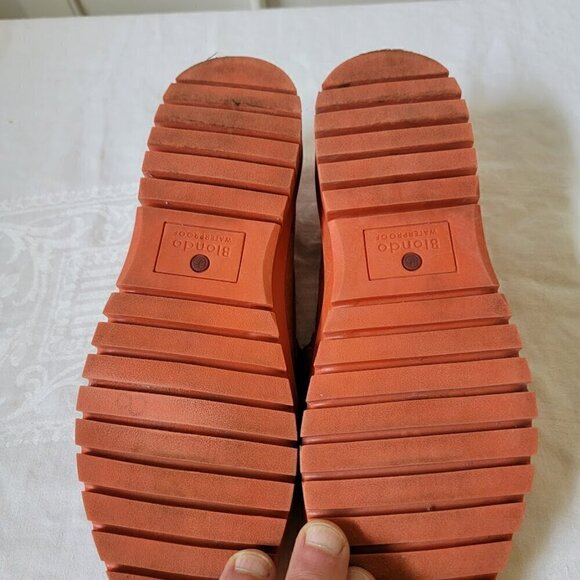 Blondo Waterproof Orange Suede Loafers - Size 7M - Picture 8 of 10